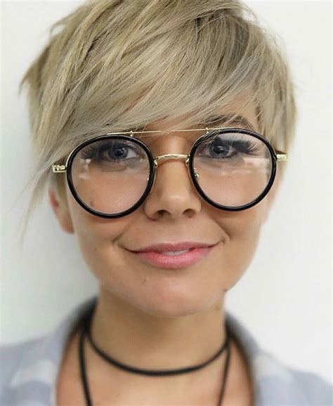 short hair hairstyles with glasses|short woman with glasses.